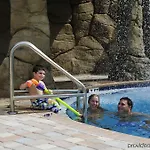 Coconut Cove All Suite Hotel 
