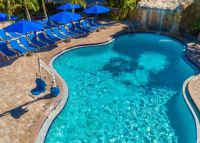 Coconut Cove All Suite Hotel